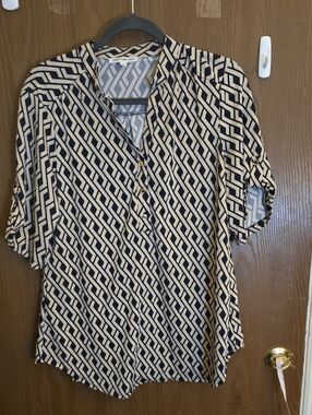 PerSeption Concept Navy & Cream Geometric Top
